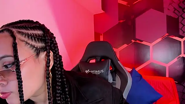 Snapshot of ValeriaNix_ chatting on April 7, 12:55 am ValeriaNix online show from April 7, 12:55 am