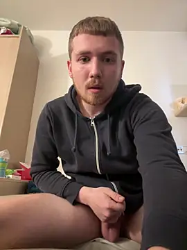 Snapshot of Mali133728 chatting on March 27, 1:33 pm Mali133728 online show from March 27, 1:33 pm