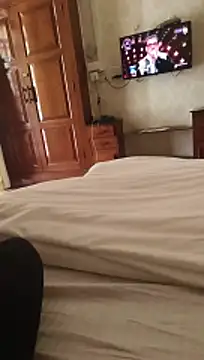 Snapshot of xyz_2giT chatting on March 17, 5:44 am xyz 2giT online show from March 17, 5:44 am