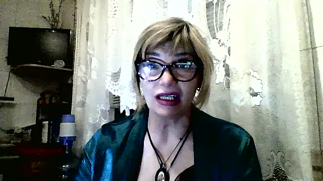 Snapshot of Lia_Rayss chatting on March 17, 9:18 pm Lia Rayss online show from March 17, 9:18 pm