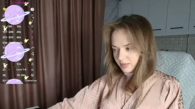 lunaaauraa online show from March 22, 4:10 pm