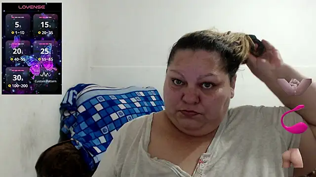 Snapshot of rossitaspace01 chatting on April 6, 11:55 am rossitaspace01 online show from April 6, 11:55 am