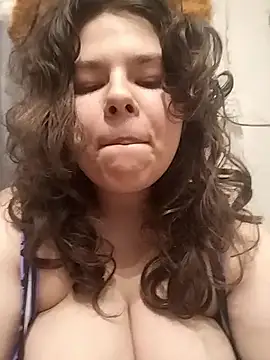 Snapshot of Oksa_FoxFire chatting on March 28, 4:28 pm Oksa FoxFire online show from March 28, 4:28 pm