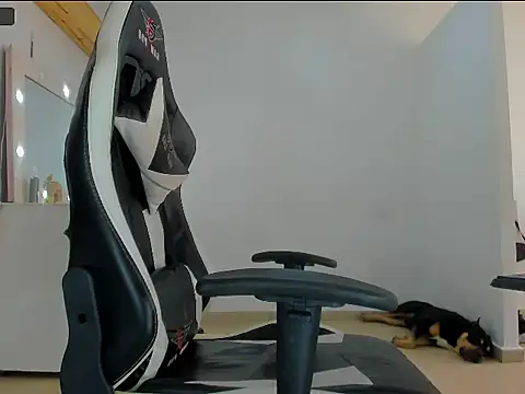 Snapshot of Thaliana_Jaramillo chatting on April 2, 5:32 pm Thaliana Jaramillo online show from April 2, 5:32 pm