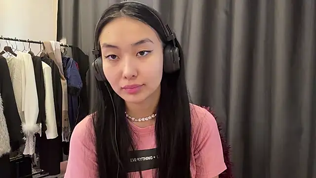 Snapshot of SinaGervasi chatting on March 26, 11:05 am SinaGervasi online show from March 26, 11:05 am