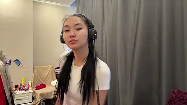 Snapshot of SinaGervasi chatting on March 30, 11:33 am SinaGervasi online show from March 30, 11:33 am