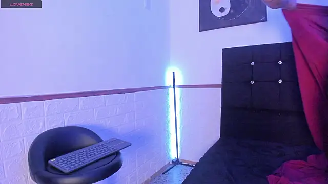 Snapshot of KendallRain chatting on March 24, 8:47 pm KendallRain online show from March 24, 8:47 pm