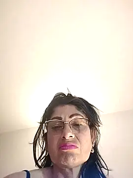 Taniafirelux online show from March 27, 8:30 pm