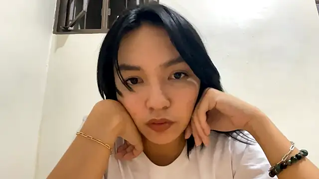 Snapshot of NoreenPierotti chatting on April 3, 5:11 pm NoreenPierotti online show from April 3, 5:11 pm