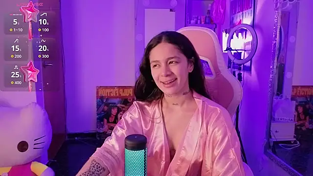 Snapshot of Oliviasims chatting on April 13, 10:48 pm Oliviasims online show from April 13, 10:48 pm