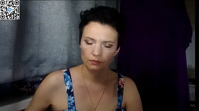Snapshot of HotMamaQueen234 chatting on June 22, 7:33 pm HotMamaQueen234 online show from June 22, 7:33 pm