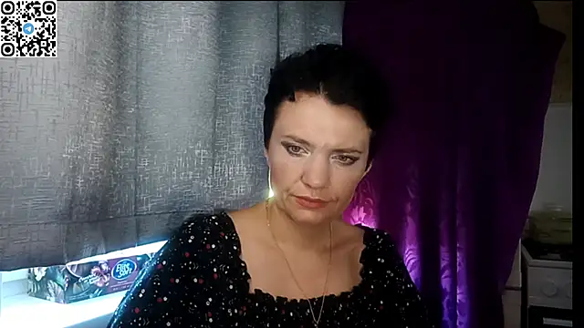 Snapshot of HotMamaQueen234 chatting on June 23, 11:52 am HotMamaQueen234 online show from June 23, 11:52 am