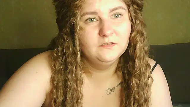 Snapshot of Minisstra chatting on March 22, 10:29 am Minisstra online show from March 22, 10:29 am