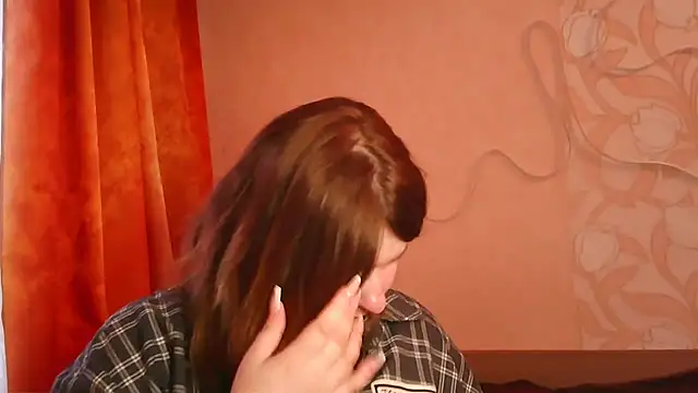 Snapshot of Minisstra chatting on April 4, 4:04 pm Minisstra online show from April 4, 4:04 pm