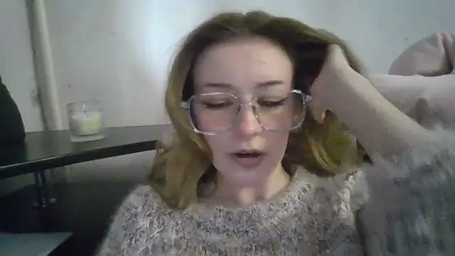 Snapshot of PetaWane chatting on April 4, 4:26 pm PetaWane online show from April 4, 4:26 pm