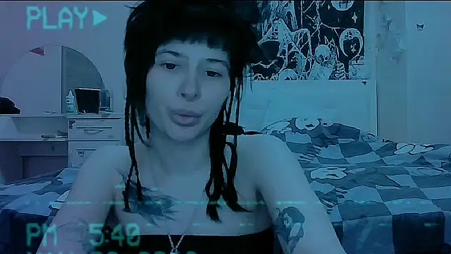 AllisonDeetz online show from March 31, 9:15 pm