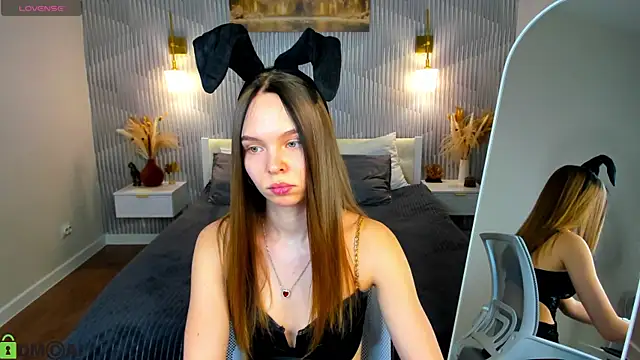 Snapshot of Sofa_Vleifo chatting on April 1, 1:28 am Sofa Vleifo online show from April 1, 1:28 am