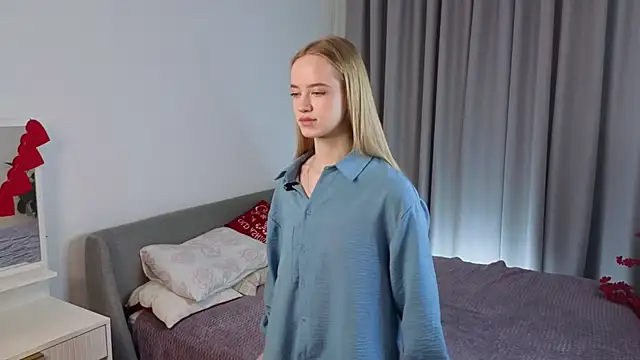 IselaObanner online show from March 22, 11:02 am