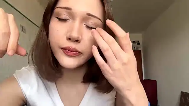 kiravings online show from March 28, 8:14 am