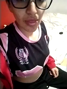 Snapshot of DisordersCam chatting on April 2, 9:56 pm DisordersCam online show from April 2, 9:56 pm