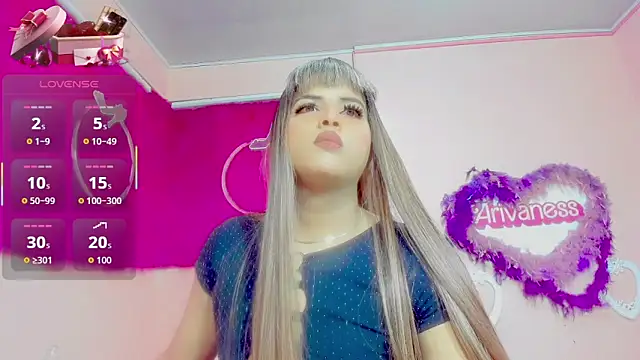 taylor  smith  online show from March 31, 11:21 am