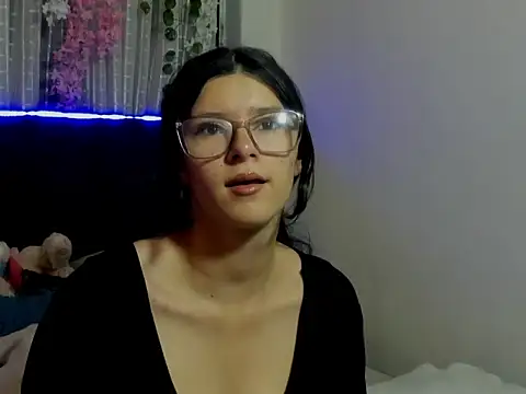 Snapshot of EmiSchwarz chatting on March 29, 1:16 am EmiSchwarz online show from March 29, 1:16 am