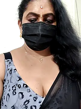 Snapshot of aishu_mallu_tamil chatting on April 1, 9:45 pm aishu mallu tamil online show from April 1, 9:45 pm