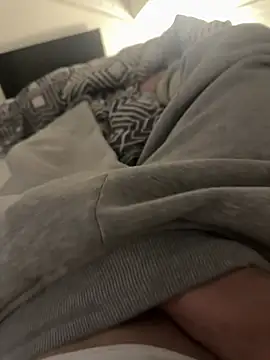 Snapshot of Leonks10 chatting on March 18, 12:36 am Leonks10 online show from March 18, 12:36 am