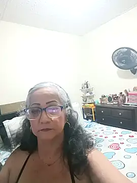 Snapshot of SamaraMichella chatting on March 19, 12:58 am SamaraMichella online show from March 19, 12:58 am