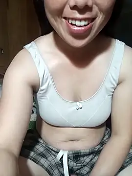 Snapshot of Limchann chatting on April 4, 3:05 am Limchann online show from April 4, 3:05 am