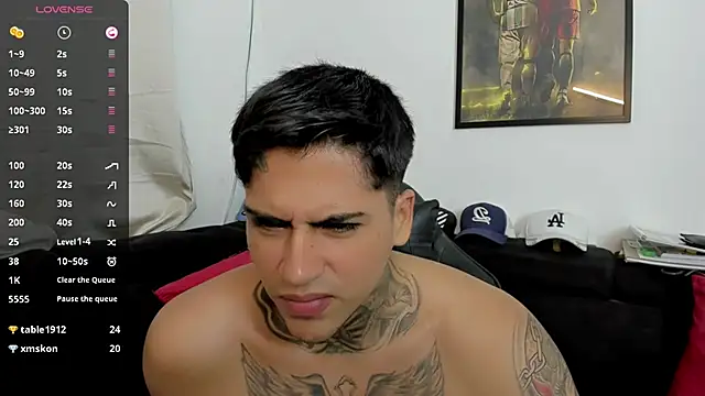 Snapshot of sweetlatinoboy chatting on March 23, 12:14 am sweetlatinoboy online show from March 23, 12:14 am