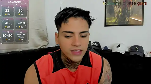 Snapshot of sweetlatinoboy chatting on April 1, 11:33 am sweetlatinoboy online show from April 1, 11:33 am