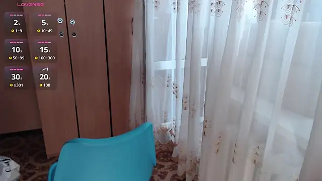 Snapshot of Julia_Vagrik chatting on July 3, 10:21 am Julia Vagrik online show from July 3, 10:21 am