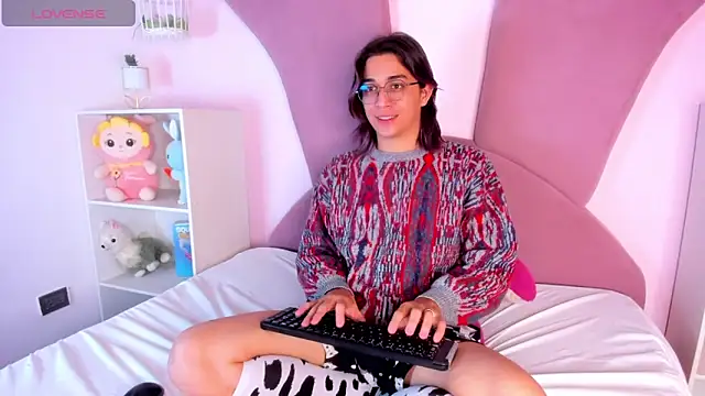 Snapshot of Keita_Moon chatting on March 25, 12:22 pm Keita Moon online show from March 25, 12:22 pm