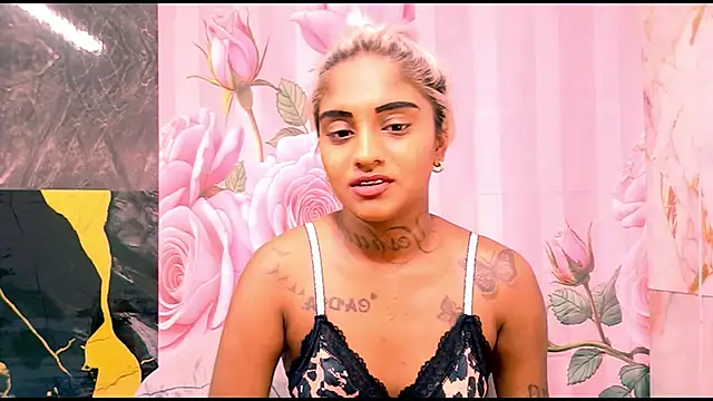 Snapshot of indian_barbie chatting on April 5, 9:45 pm indian barbie online show from April 5, 9:45 pm