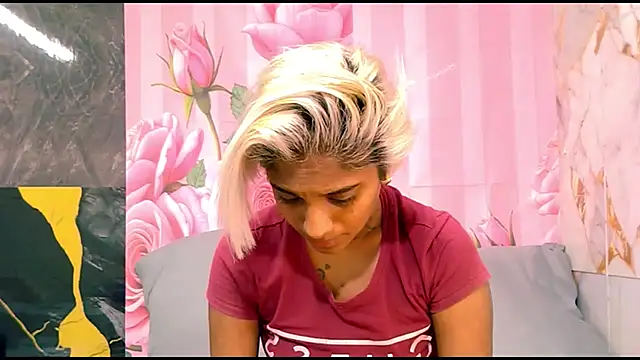 Snapshot of indian_barbie chatting on April 12, 11:59 am indian barbie online show from April 12, 11:59 am