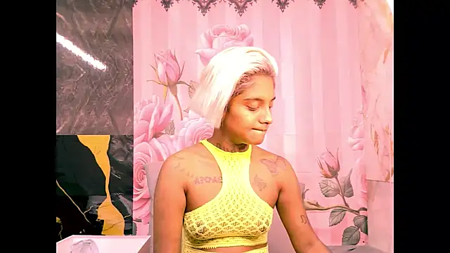 Snapshot of indian_barbie chatting on April 19, 12:37 pm indian barbie online show from April 19, 12:37 pm