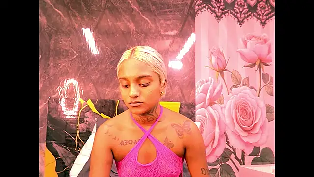 Snapshot of indian_barbie chatting on June 26, 6:23 pm indian barbie online show from June 26, 6:23 pm