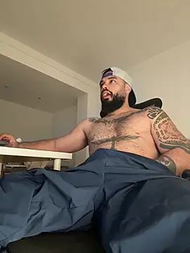 Snapshot of iwillplay chatting on March 17, 1:21 am iwillplay online show from March 17, 1:21 am