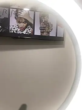 Snapshot of chloe_evans0 chatting on March 22, 1:53 am chloe evans0 online show from March 22, 1:53 am