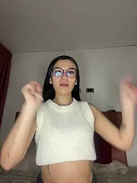 Snapshot of chloe_evans0 chatting on March 31, 2:13 am chloe evans0 online show from March 31, 2:13 am