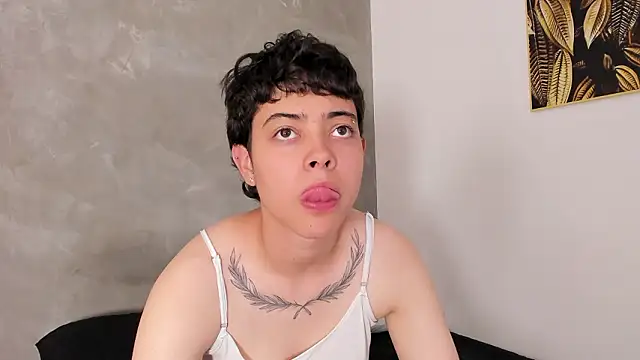 Snapshot of Cris_Sasha chatting on March 18, 2:20 pm Cris Sasha online show from March 18, 2:20 pm