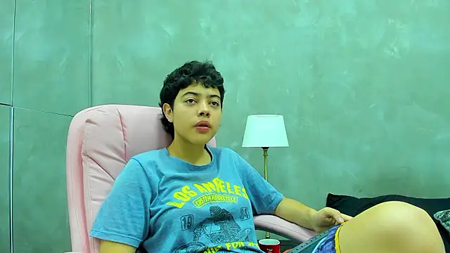 Snapshot of Cris_Sasha chatting on March 27, 11:43 am Cris Sasha online show from March 27, 11:43 am