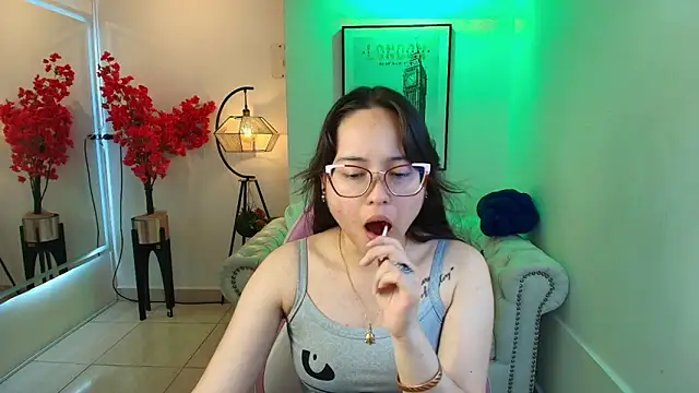 Shady bug online show from May 18, 8:14 pm
