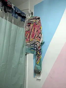 cristaal pink online show from April 1, 2:25 pm