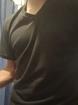 Snapshot of Ricardito_05 chatting on March 17, 7:23 am Ricardito 05 online show from March 17, 7:23 am