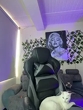 Snapshot of violette-1 chatting on March 17, 9:07 pm violette-1 online show from March 17, 9:07 pm