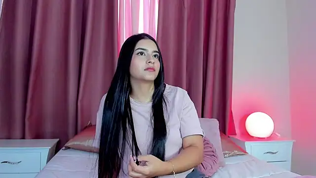 Snapshot of sweet_aura31 chatting on March 18, 7:28 pm sweet aura31 online show from March 18, 7:28 pm