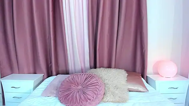 Snapshot of sweet_aura31 chatting on March 26, 8:03 pm sweet aura31 online show from March 26, 8:03 pm