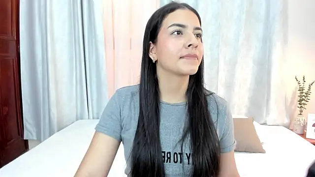 Snapshot of sweet_aura31 chatting on March 29, 7:58 pm sweet aura31 online show from March 29, 7:58 pm